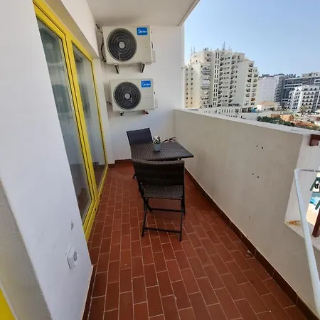 Apartamento T1 Com Piscina, Junto A Praia Da Rocha! Apartmán *