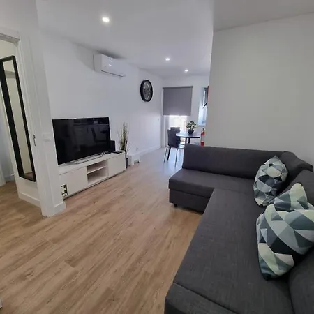 Apartamento T1 Com Piscina, Junto A Praia Da Rocha! * Portimão