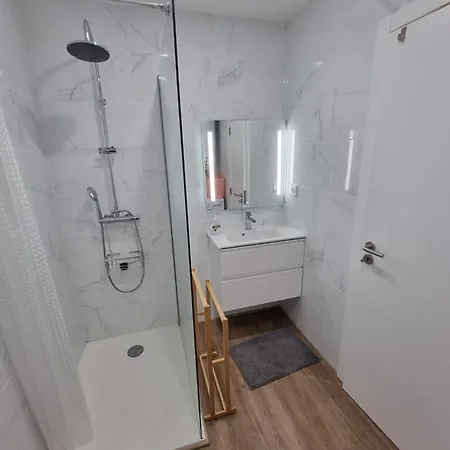 Apartamento T1 Com Piscina, Junto A Praia Da Rocha! * Portimão