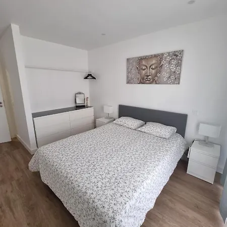 Apartamento Apartamento T1 Com Piscina, Junto A Praia Da Rocha! *